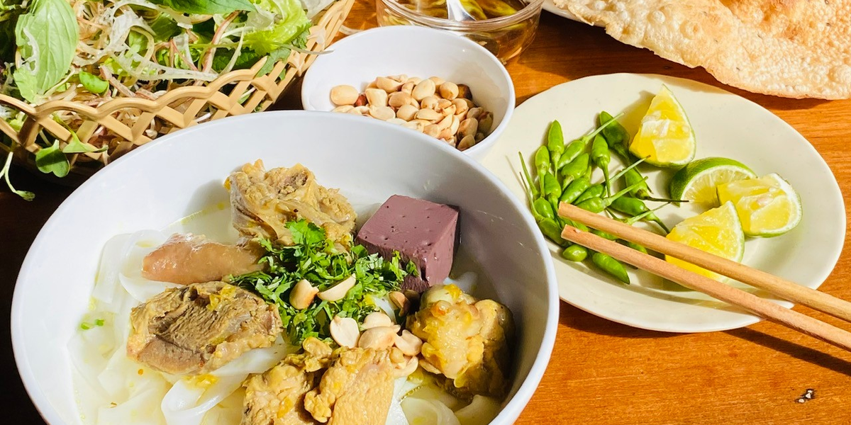 CHUYỆN QUANH MỘT TÔ MỲ QUẢNG